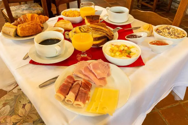 Отель Manoir De Moëllien, The Originals Relais