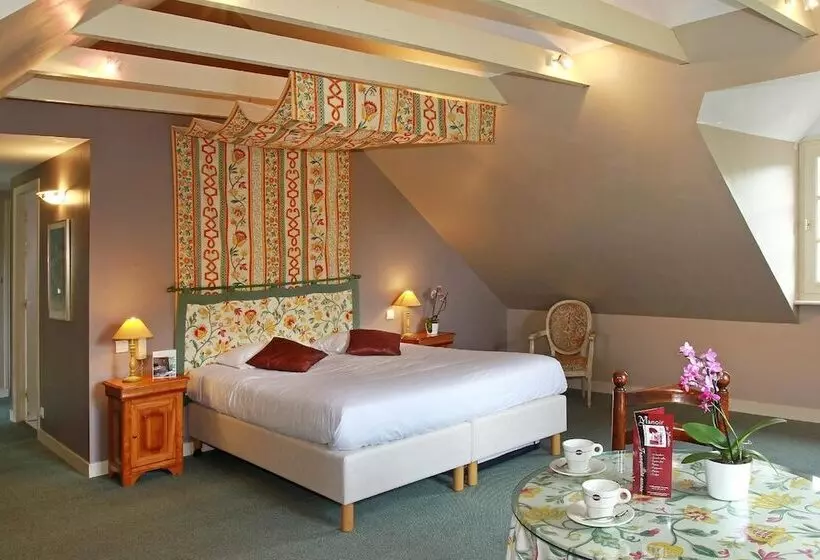 Отель Manoir De Moëllien, The Originals Relais