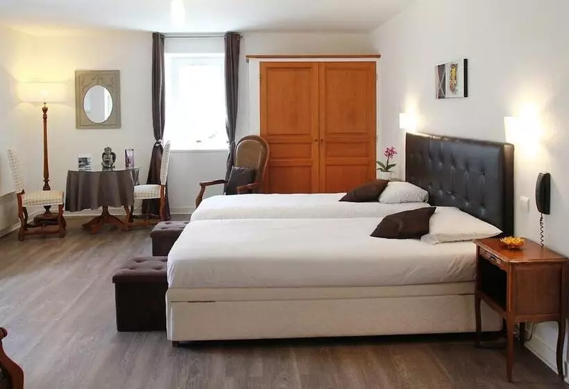 Отель Manoir De Moëllien, The Originals Relais