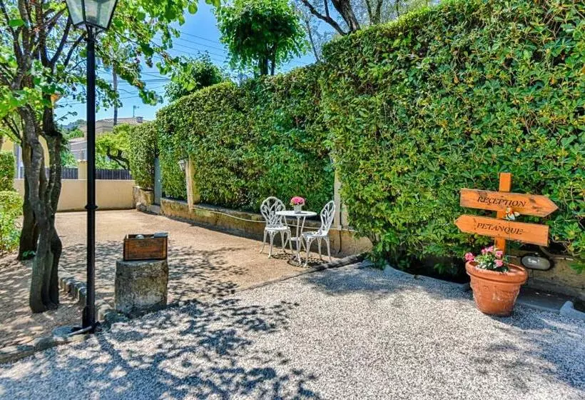 Отель Mas Djoliba