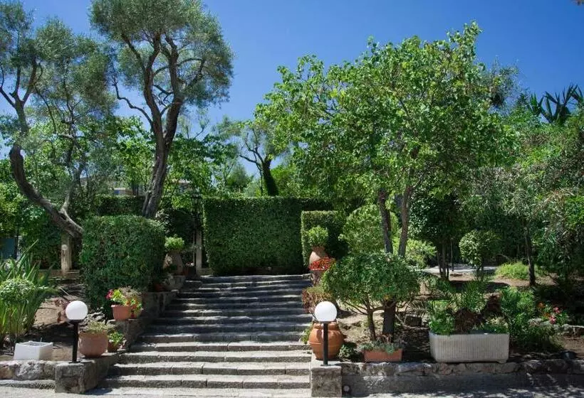 Отель Mas Djoliba