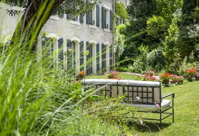 هتل Mercure Carcassonne La Cite