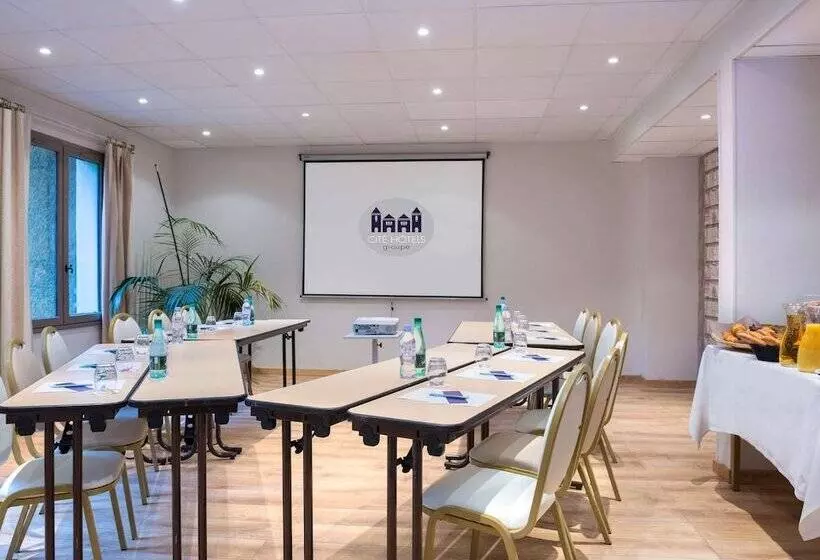 هتل Mercure Carcassonne La Cite