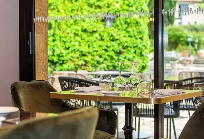 هتل Mercure Carcassonne La Cite