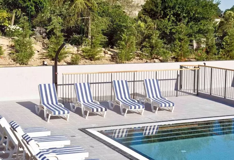 هتل Mercure Carcassonne La Cite