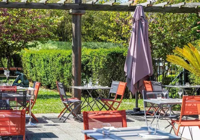 בית מלון כפרי Mercure Maurepas Saint Quentin