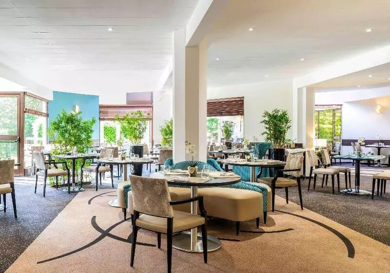 בית מלון כפרי Mercure Maurepas Saint Quentin