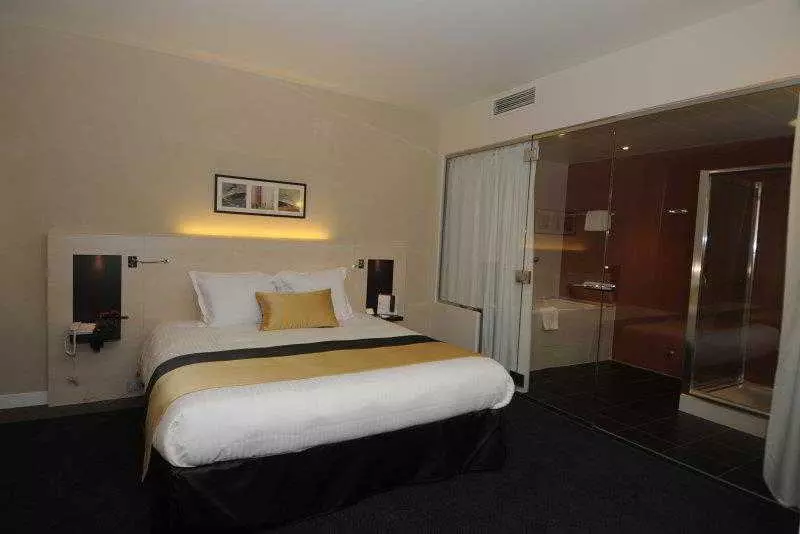 בית מלון כפרי Mercure Maurepas Saint Quentin