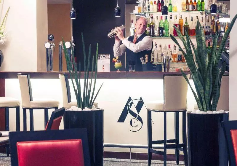 בית מלון כפרי Mercure Maurepas Saint Quentin