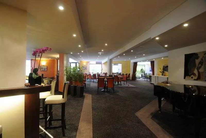 בית מלון כפרי Mercure Maurepas Saint Quentin