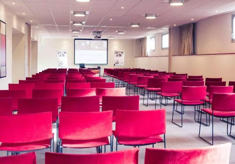 בית מלון כפרי Mercure Maurepas Saint Quentin