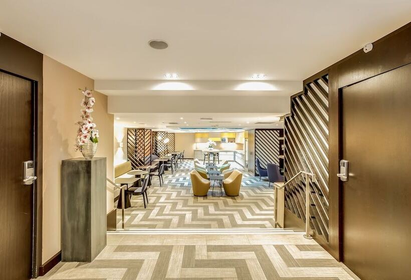 هتل Mercure Paris Arc De Triomphe Etoile