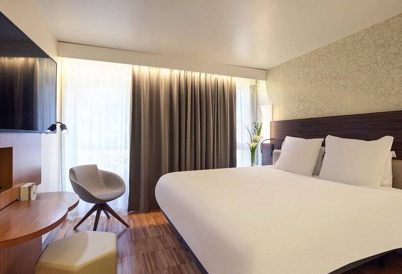 هتل Mercure Paris Arc De Triomphe Etoile