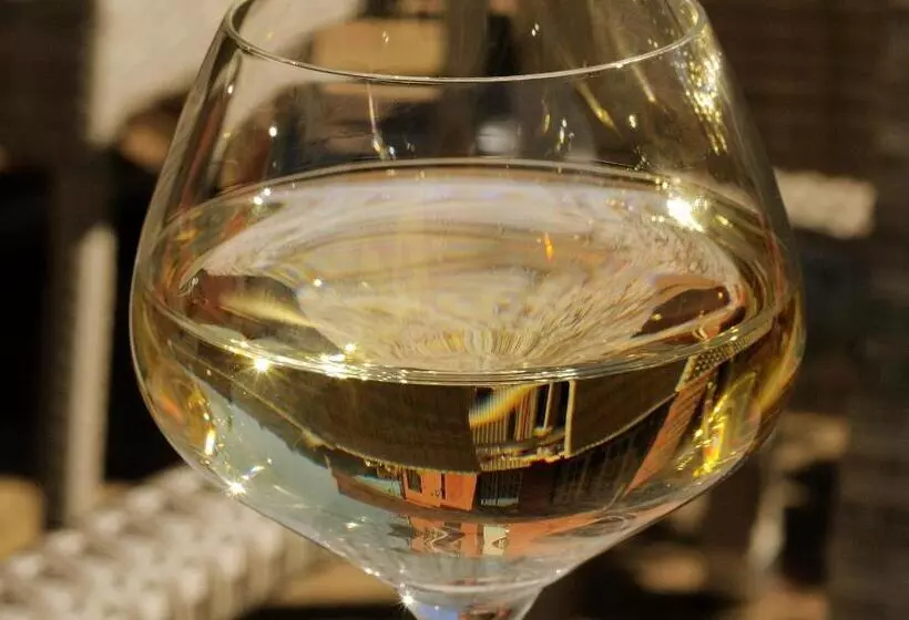 Logis Hostellerie Motel Au Bois Le Sire