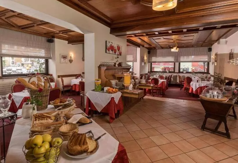 Logis Hostellerie Motel Au Bois Le Sire