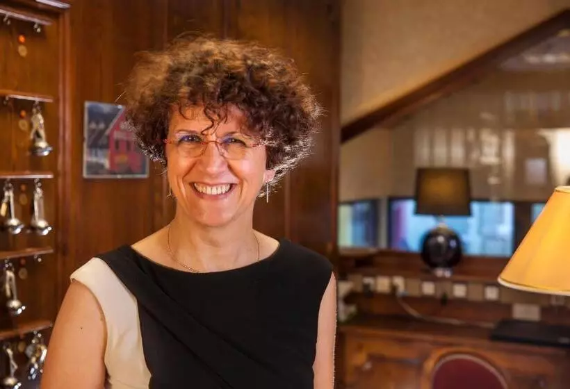 Logis Hostellerie Motel Au Bois Le Sire