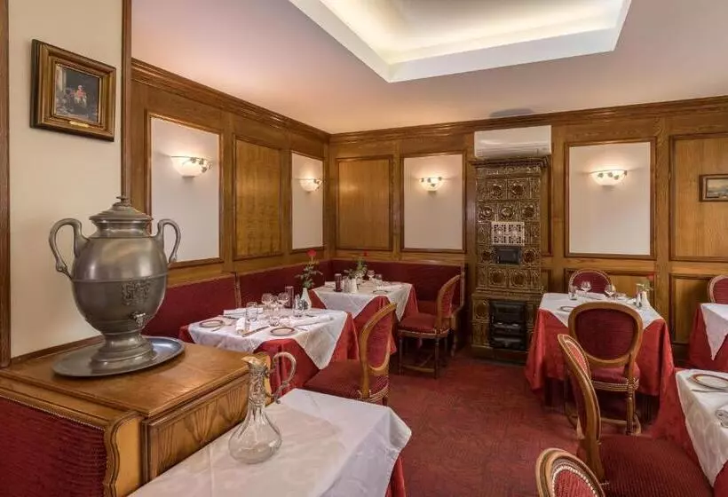 Logis Hostellerie Motel Au Bois Le Sire