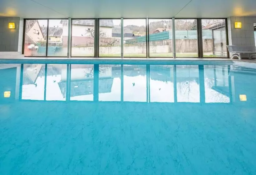 Logis Hostellerie Motel Au Bois Le Sire