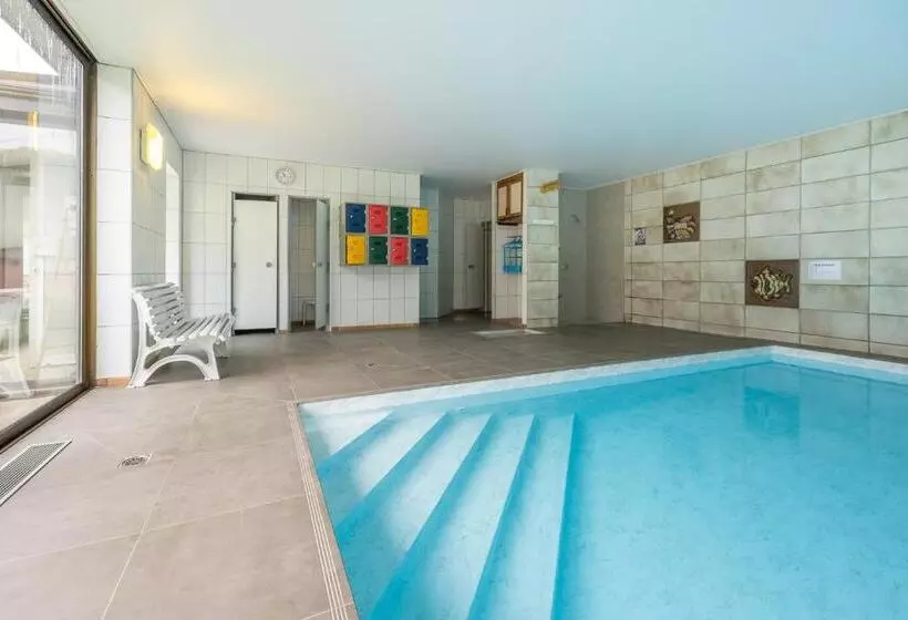 Logis Hostellerie Motel Au Bois Le Sire