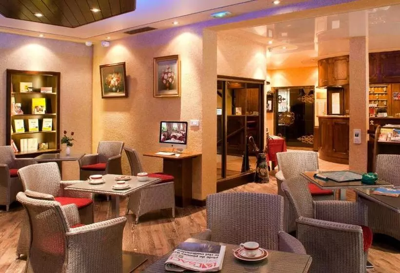 Logis Hostellerie Motel Au Bois Le Sire