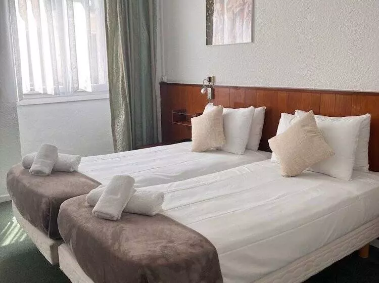 Отель Azurene Royal