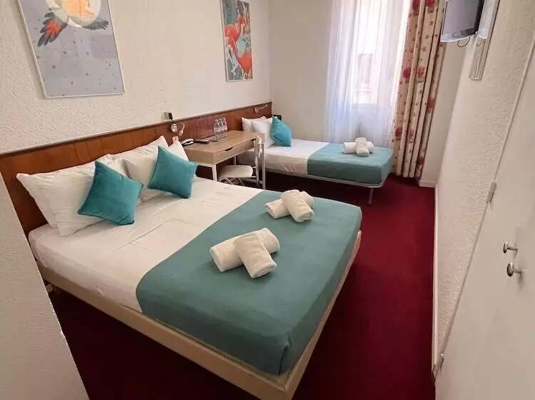 Отель Azurene Royal