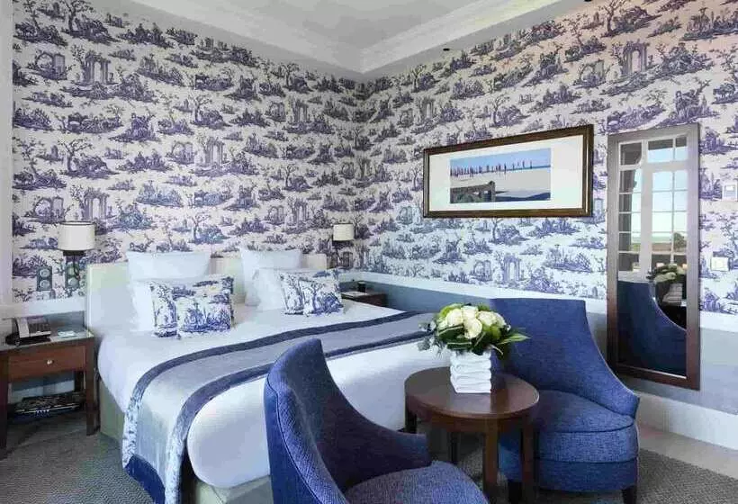 هتل Barriere Le Normandy