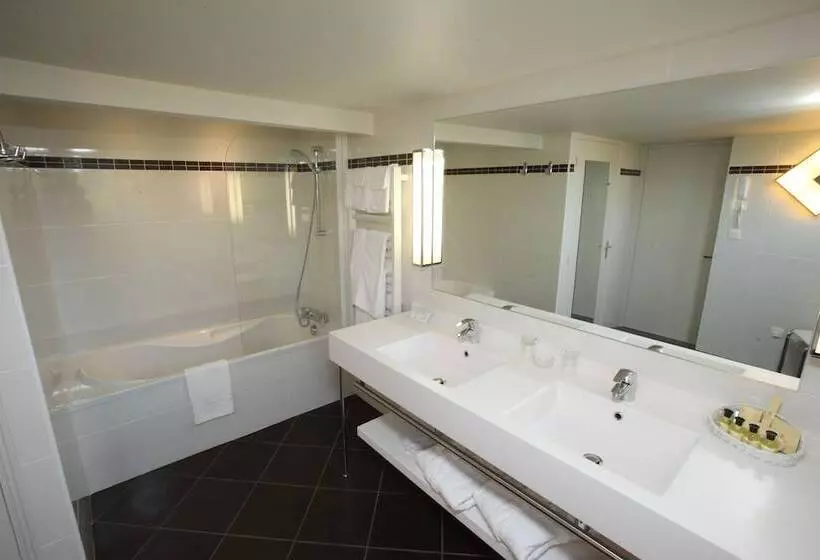 בית מלון כפרי Château De Castel Novel