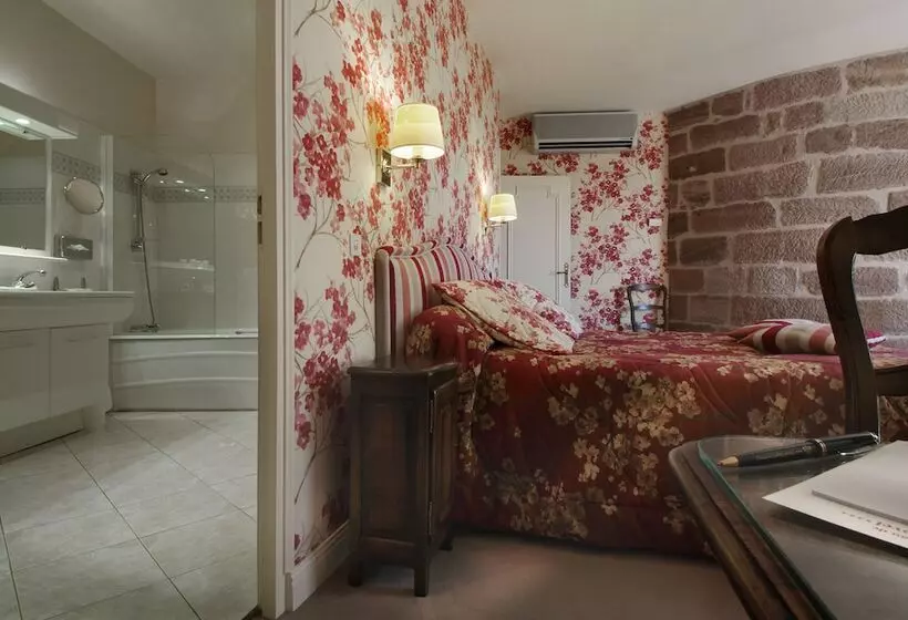 בית מלון כפרי Château De Castel Novel