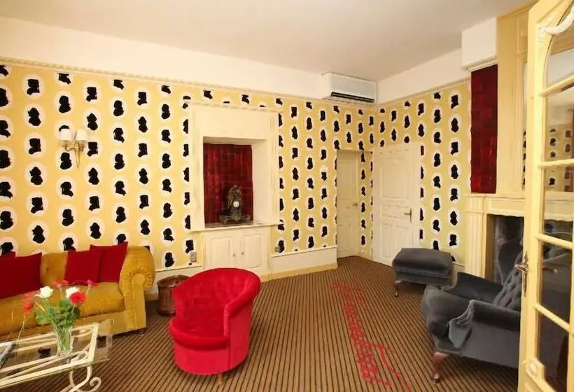 בית מלון כפרי Château De Castel Novel