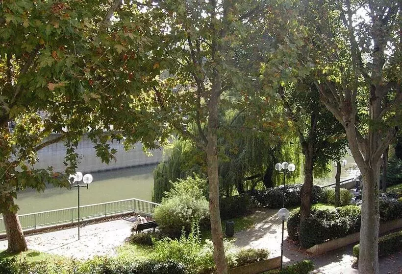 فندق De La Jatte