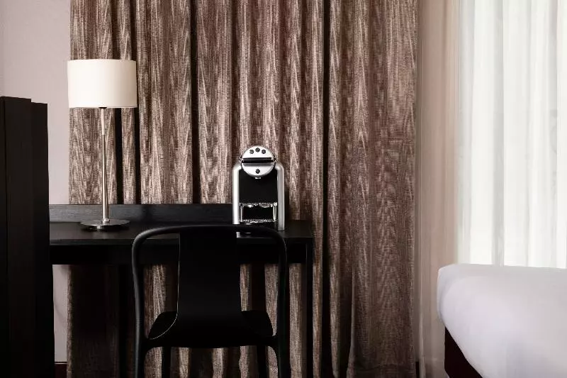 ホテル Elysees Regencia