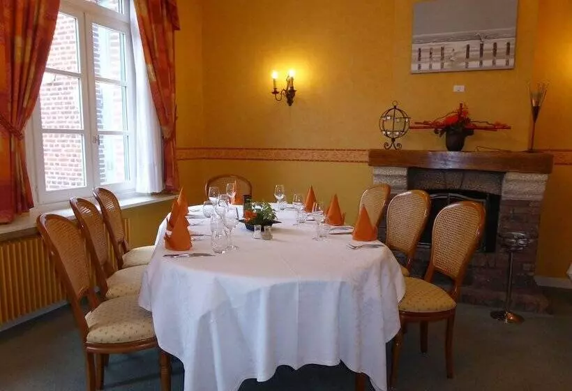 호텔 Logis   Hostellerie & Restaurant Saint Louis