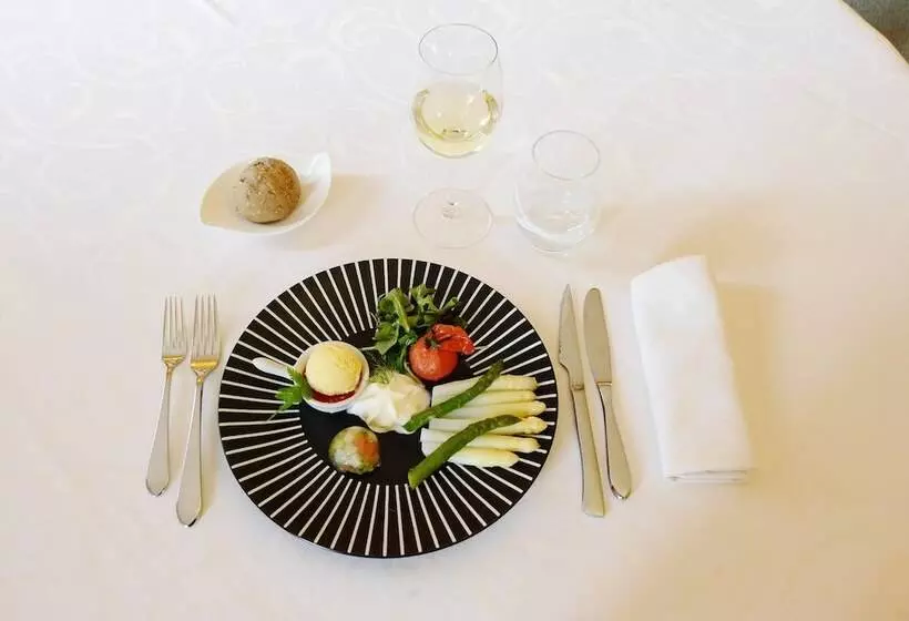 호텔 Logis   Hostellerie & Restaurant Saint Louis