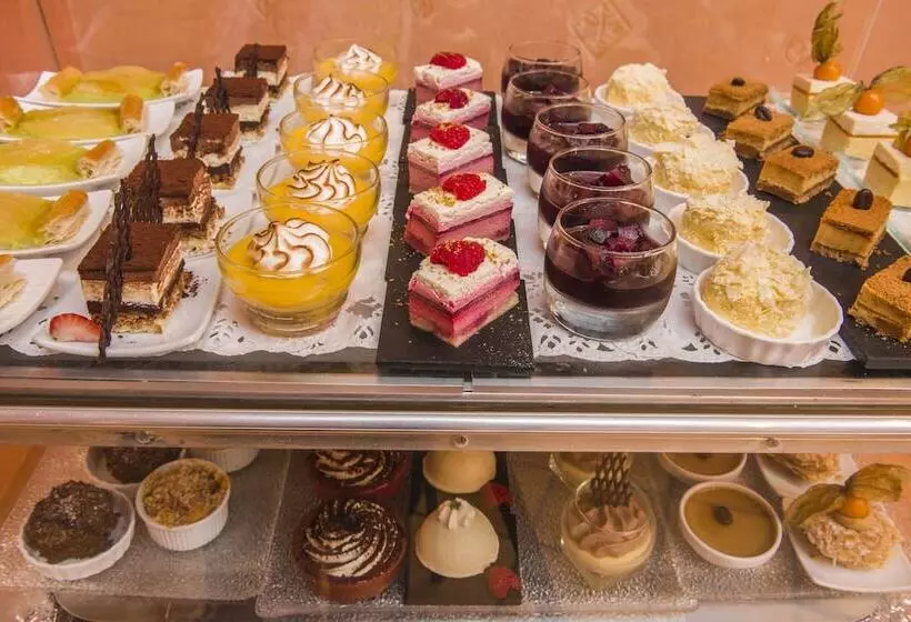 호텔 Logis   Hostellerie & Restaurant Saint Louis