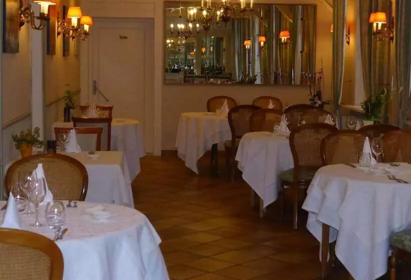 호텔 Logis   Hostellerie & Restaurant Saint Louis