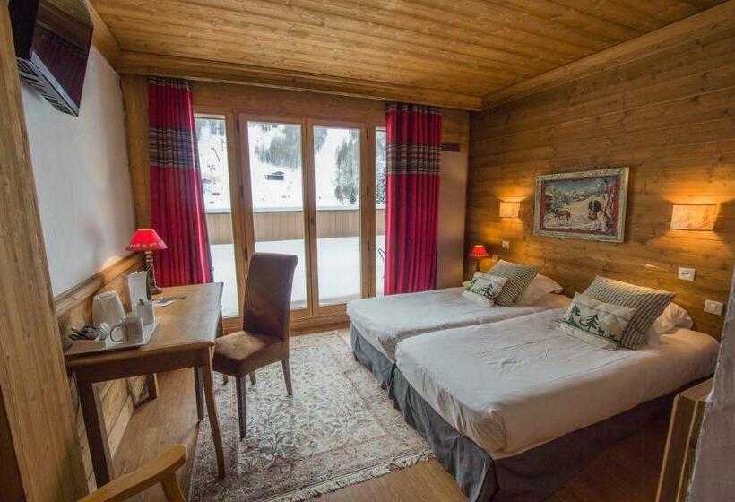 هتل Hôtel & Chalets Le Samovar