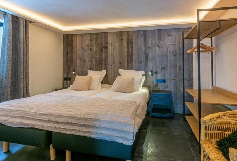 هتل Hôtel & Chalets Le Samovar