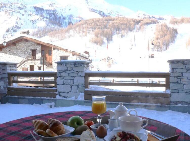 هتل Hôtel & Chalets Le Samovar