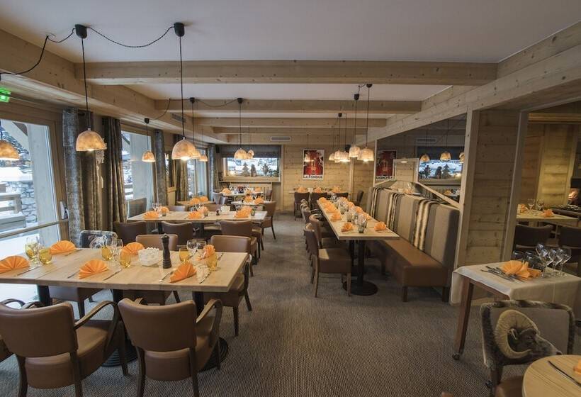 هتل Hôtel & Chalets Le Samovar