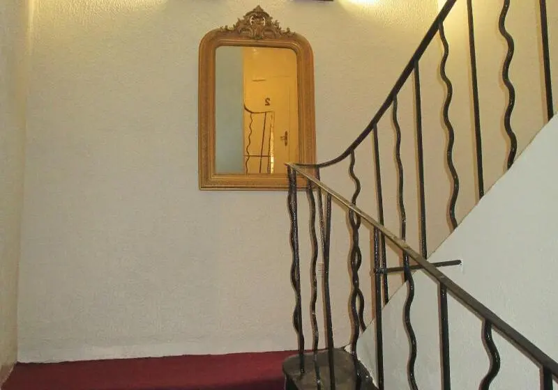 هتل Hôtel Saint Florent