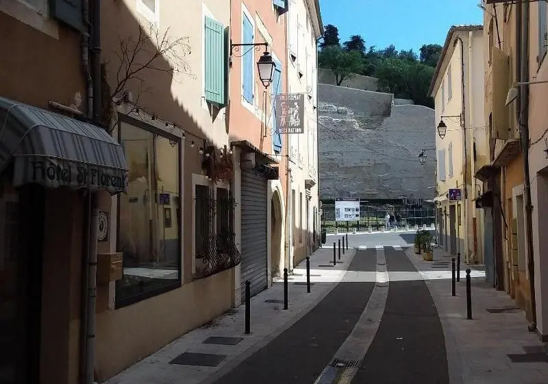 هتل Hôtel Saint Florent