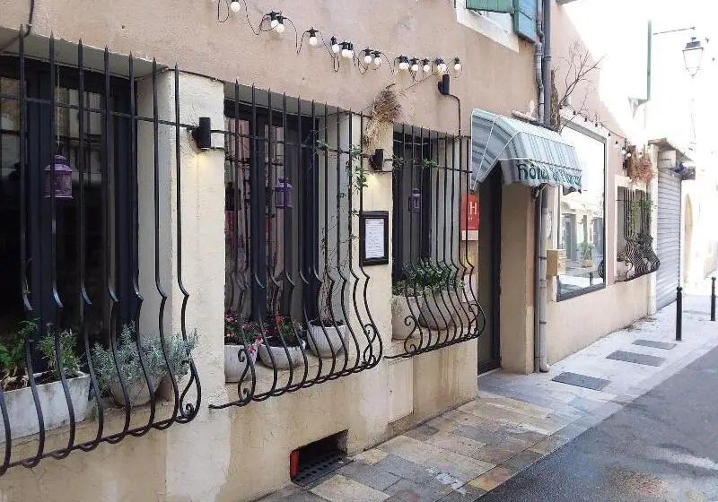 هتل Hôtel Saint Florent