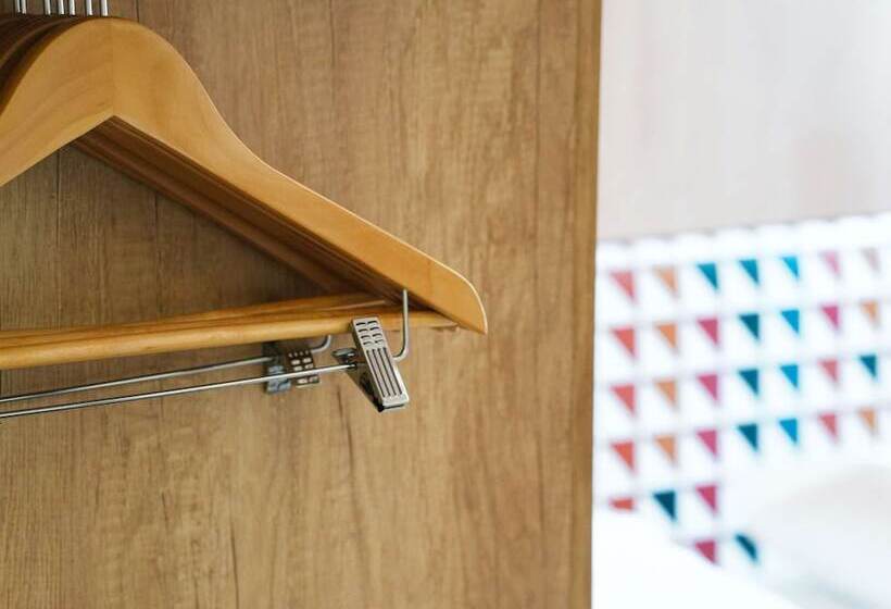 هتل Ibis Styles Caen Centre Historique