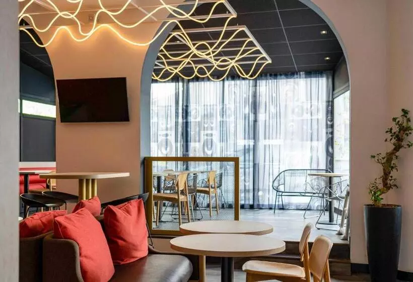 Hotel Ibis Styles Paris Porte De Versailles  Mairie D Issy