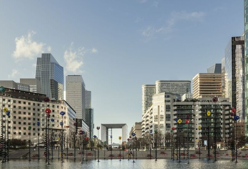 هتل Mercure Paris La Defense