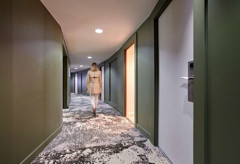 هتل Mercure Paris La Defense