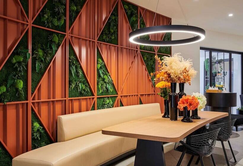 هتل Mercure Paris La Defense