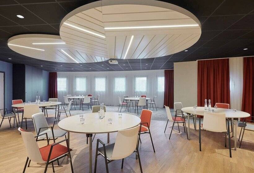 هتل Mercure Paris La Defense