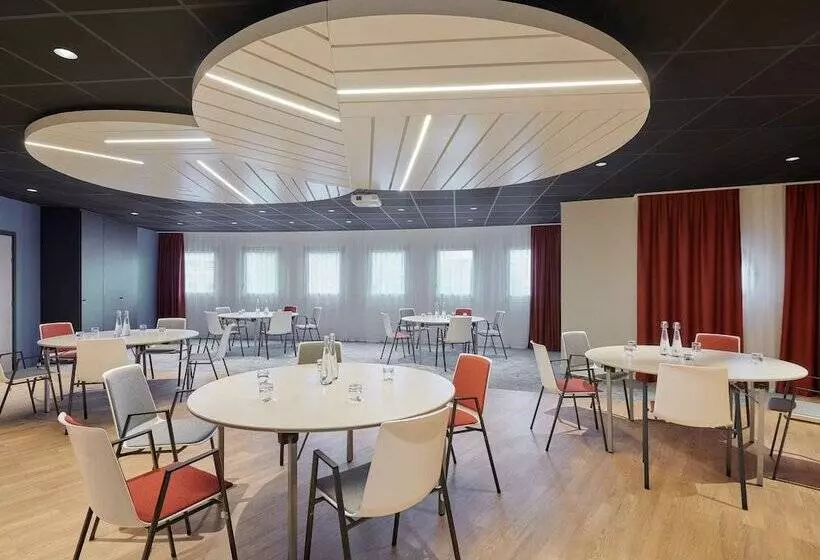 فندق Mercure Paris La Defense